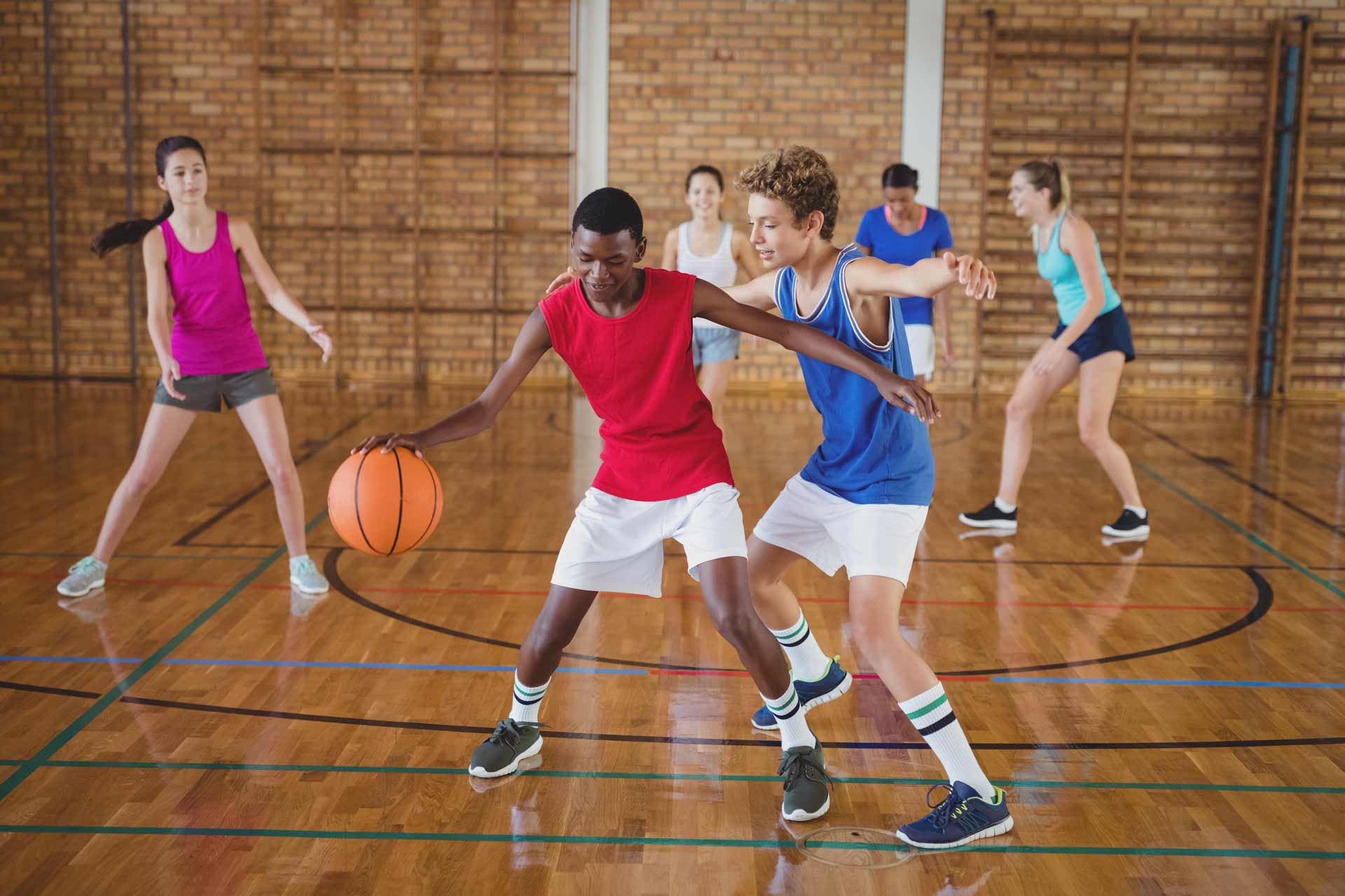 Top 5 Benefits of Youth Summer Basketball Camps Crunch Time